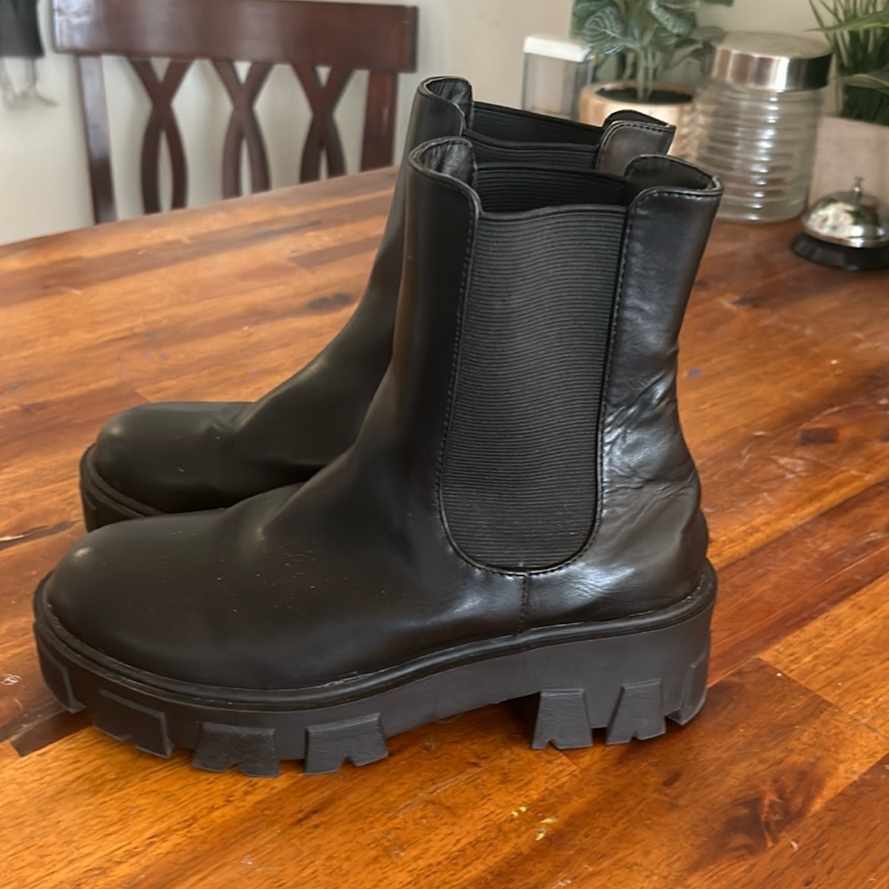 Glamorous Black Chelsea Lug Platform Boots Size : 36/3...US Size: 5.5
